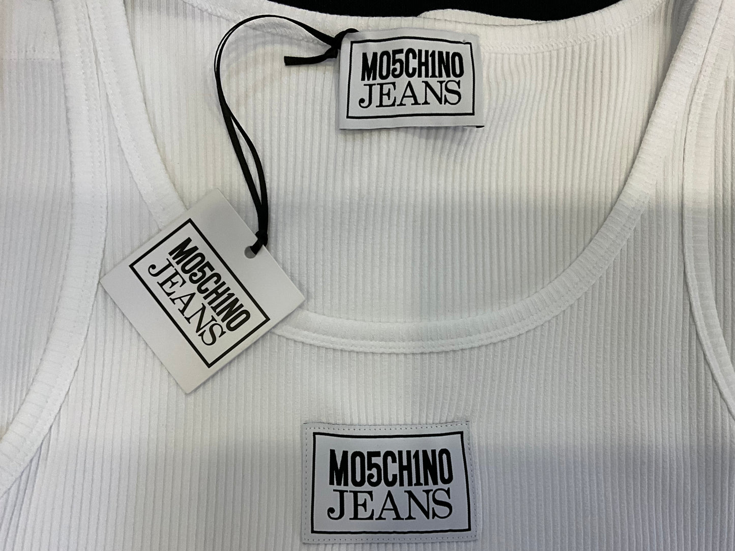 MOSCHINO Jeans Top Ripp weiß mit Logo vorne