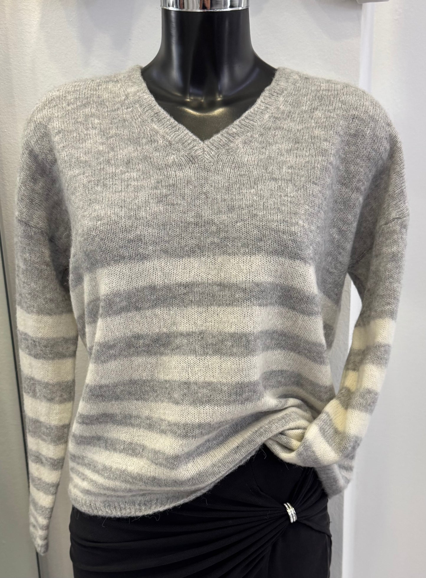 Lieblingsstück Pulli hellgrau mit weiß