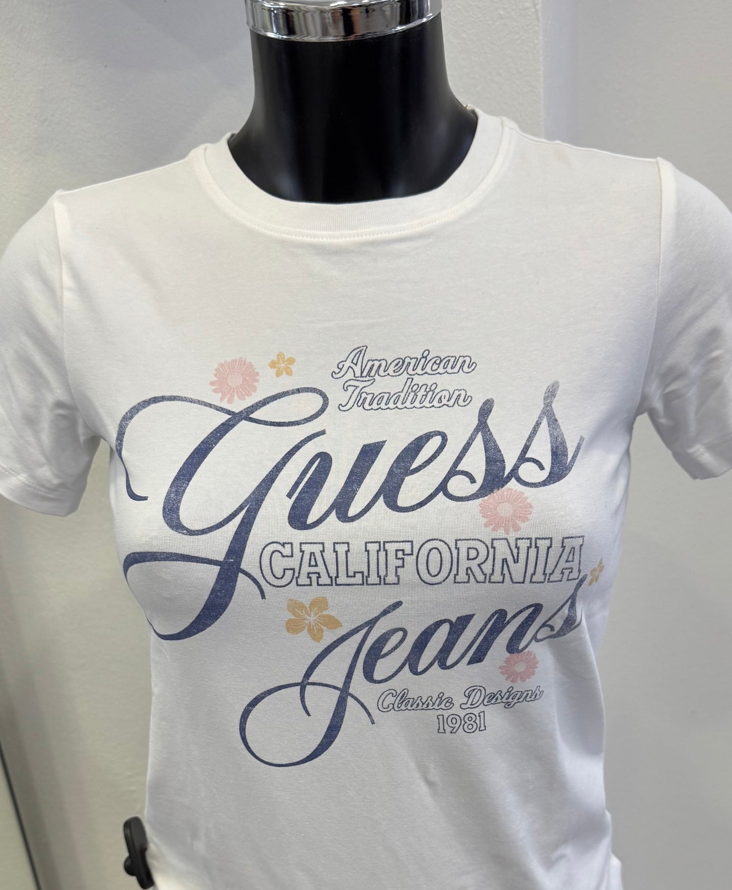 GUESS Jeans T-Shirt mit aufgedrucktem Logo