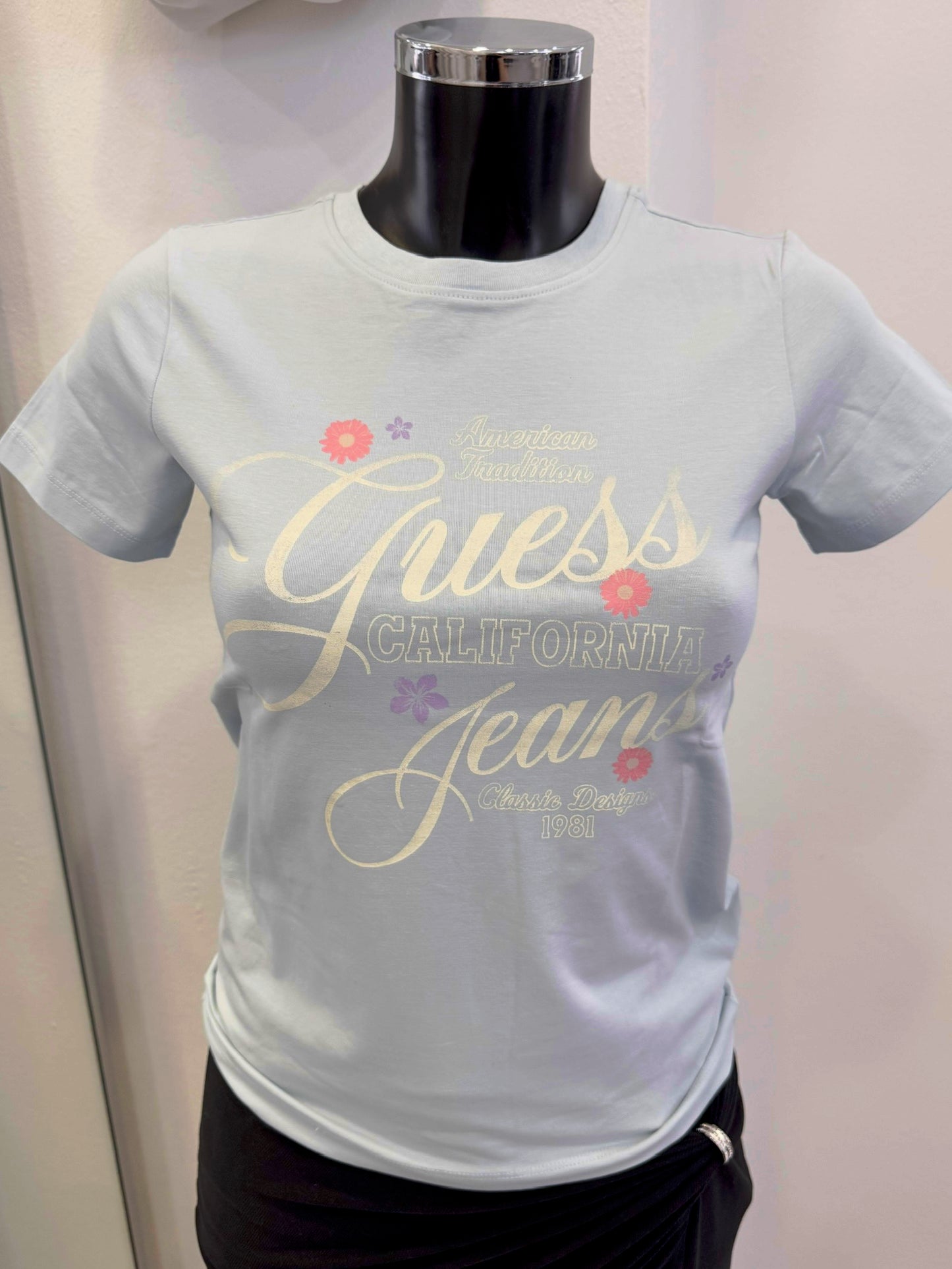 GUESS Jeans T-Shirt mit aufgedrucktem Logo