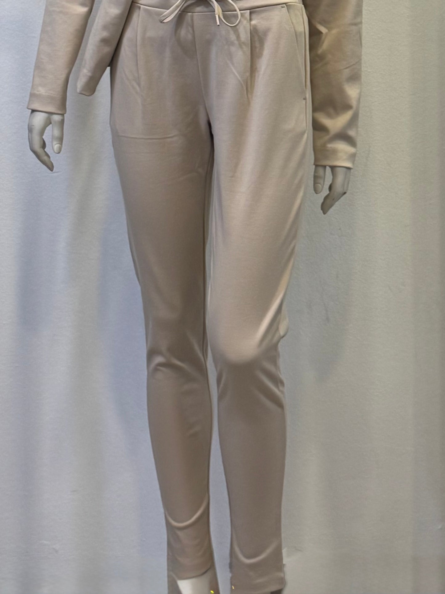 Ichi Hose Sweatpant mit Tunnelzug ‚Kate‘ verkürzte Länge